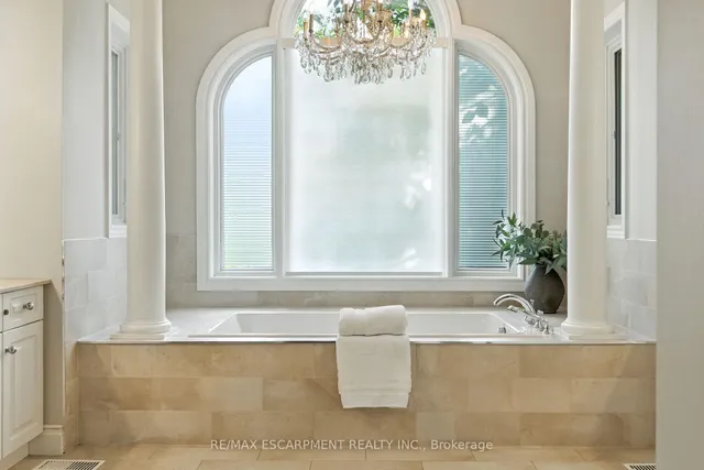 Additional image 8 of 26 PARKSHORE Pl