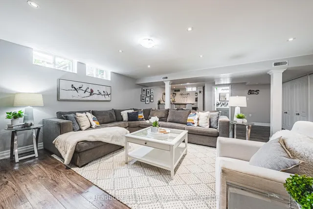 Additional image 36 of 11 Weathering Hts