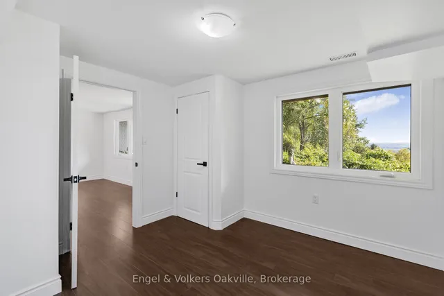 Additional image 32 of 50 Oak Ave