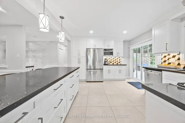 Additional image 14 of 106 Campbell Ave