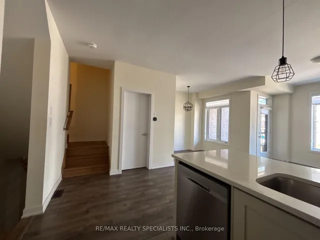 Additional image 8 of 590 North Service Rd Unit 135