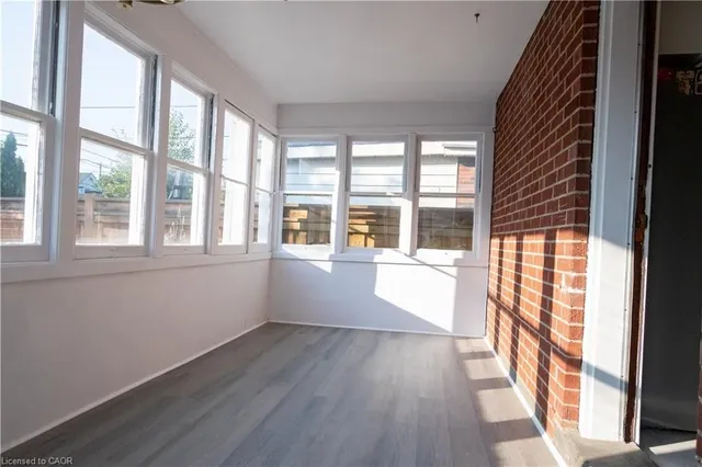 Additional image 21 of 186 Huxley Ave