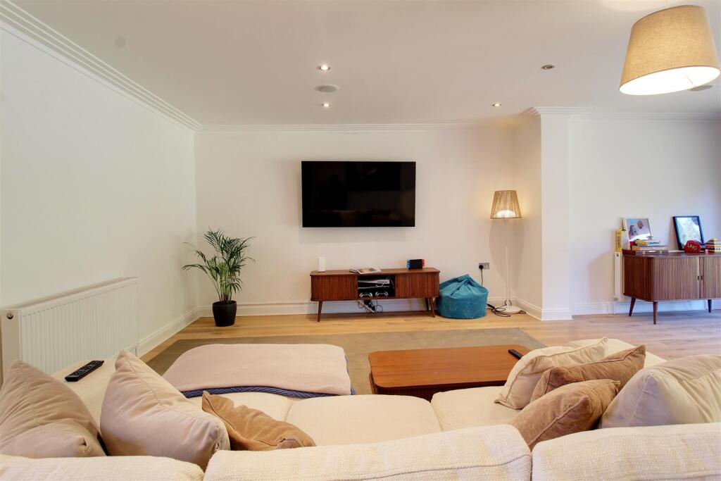 Additional image 6 of Brookmans Avenue, Brookmans Park