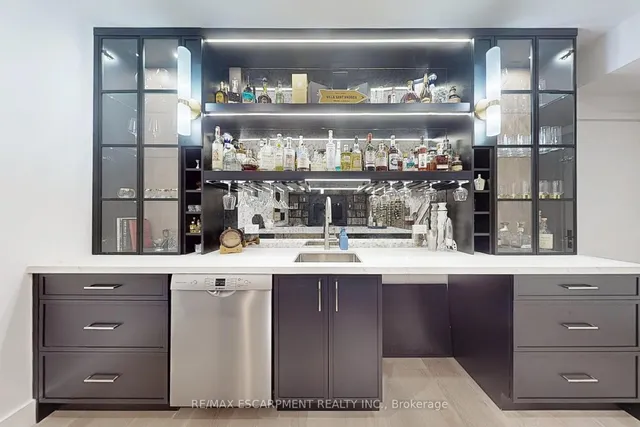 Additional image 38 of 977 Gorton Ave