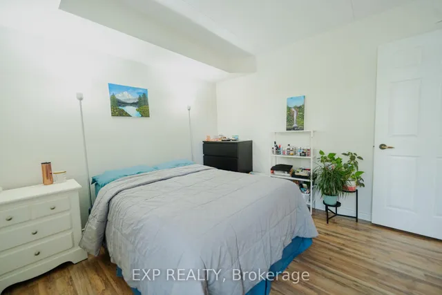 Additional image 16 of 2010 CLEAVER Ave Unit 124