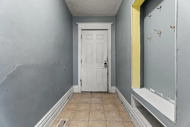 Additional image 3 of 40 Rosemont Ave