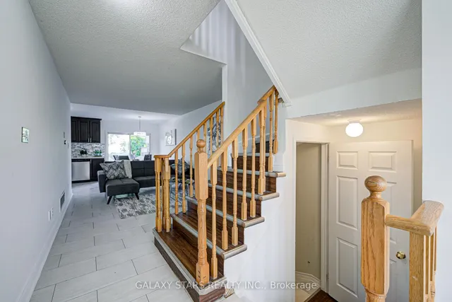 Additional image 11 of 1049 Kennedy Circ