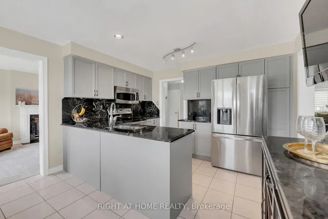 Additional image 3 of 2208 Greenway Terr