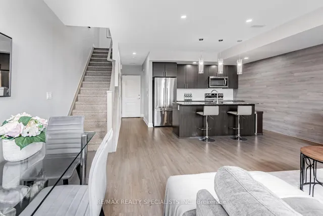 Additional image 18 of 1210 Main St Unit 203