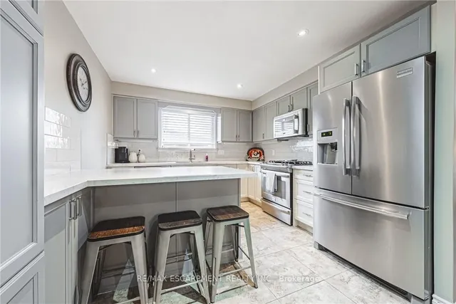 Additional image 18 of 477 Queen Victoria Dr