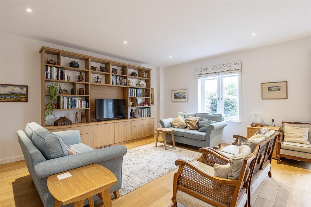 Additional image 14 of Gibbs Close, Harpenden