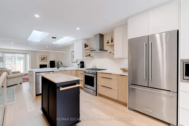 Additional image 10 of 5255 Lakeshore Rd Unit 57