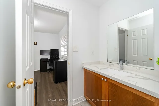 Additional image 27 of 335 Bessborough Dr