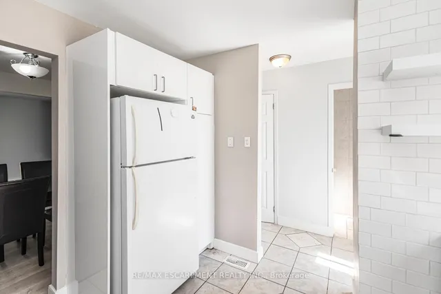 Additional image 9 of 25 Bryna Ave Unit F