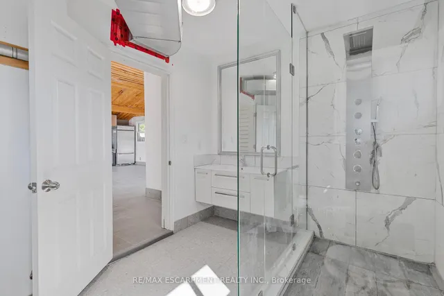 Additional image 34 of 585 Fifth Rd