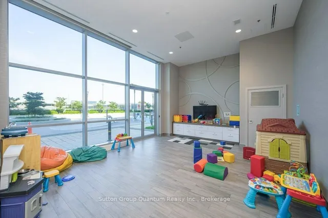 Additional image 34 of 2093 Fairview St Unit 2010