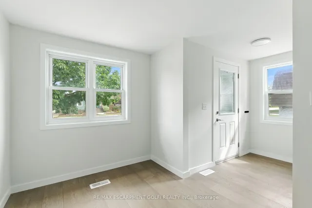 Additional image 9 of 684 Beach Blvd