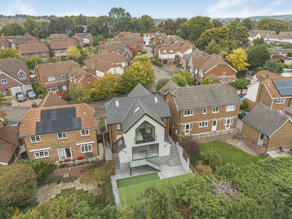 Additional image 25 of Nimrod Close, St. Albans, Hertfordshire, AL4
