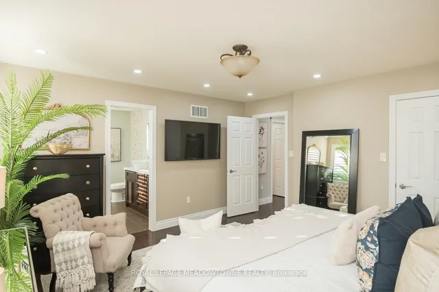 Additional image 12 of 371 Alexander Cres