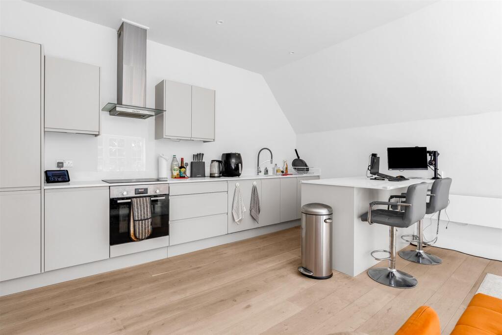 Additional image 6 of Codicote Road, Welwyn