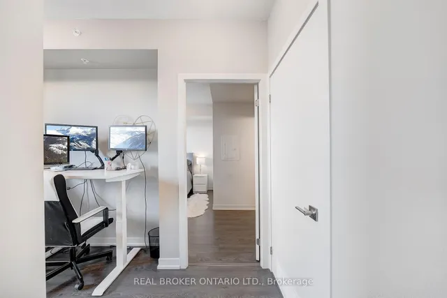 Additional image 11 of 2087 FAIRVIEW St Unit 606