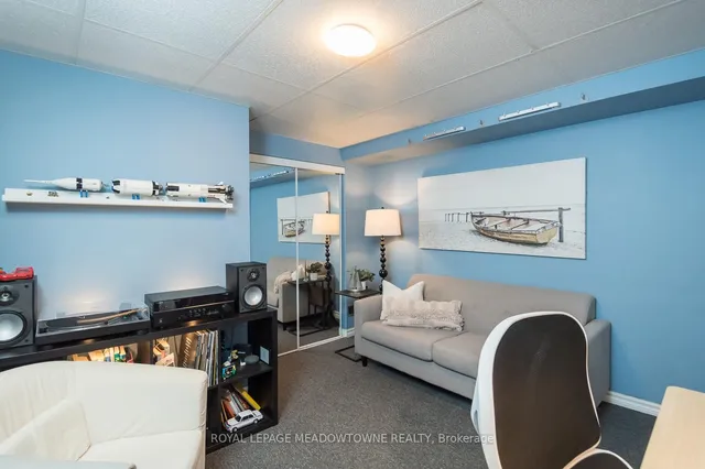 Additional image 30 of 698 Edwards Ave