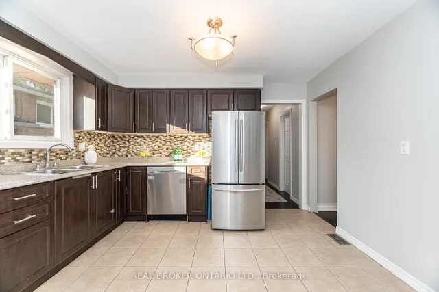 Additional image 17 of 66 GAINSBOROUGH Rd