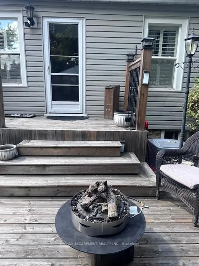 Additional image 36 of 84 Barons Ave
