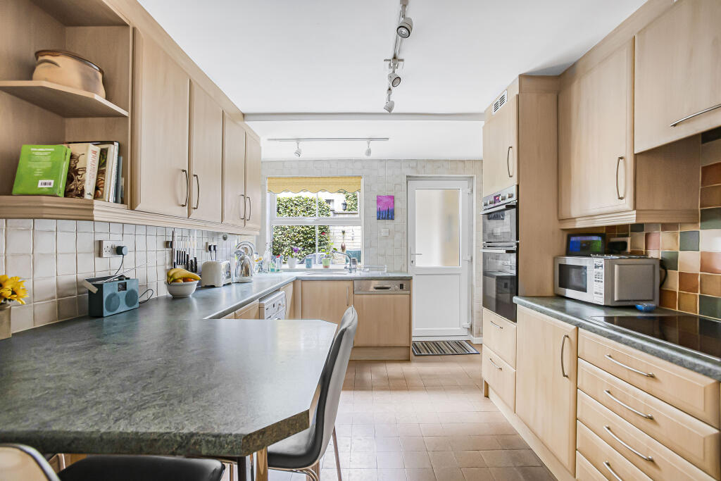 Additional image 12 of Woodland Rise, Welwyn Garden City, AL8