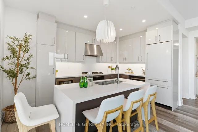 Additional image 11 of 2007 James St Unit 2002