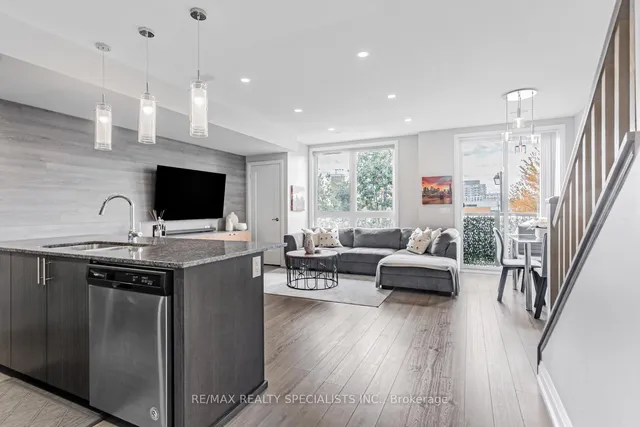 Additional image 7 of 1210 Main St Unit 203