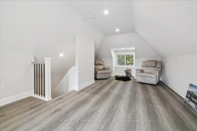 Additional image 32 of 15 Ottawa St