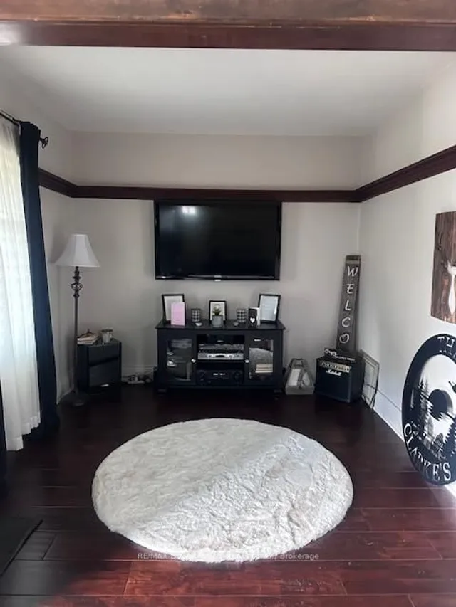 Additional image 8 of 84 Barons Ave