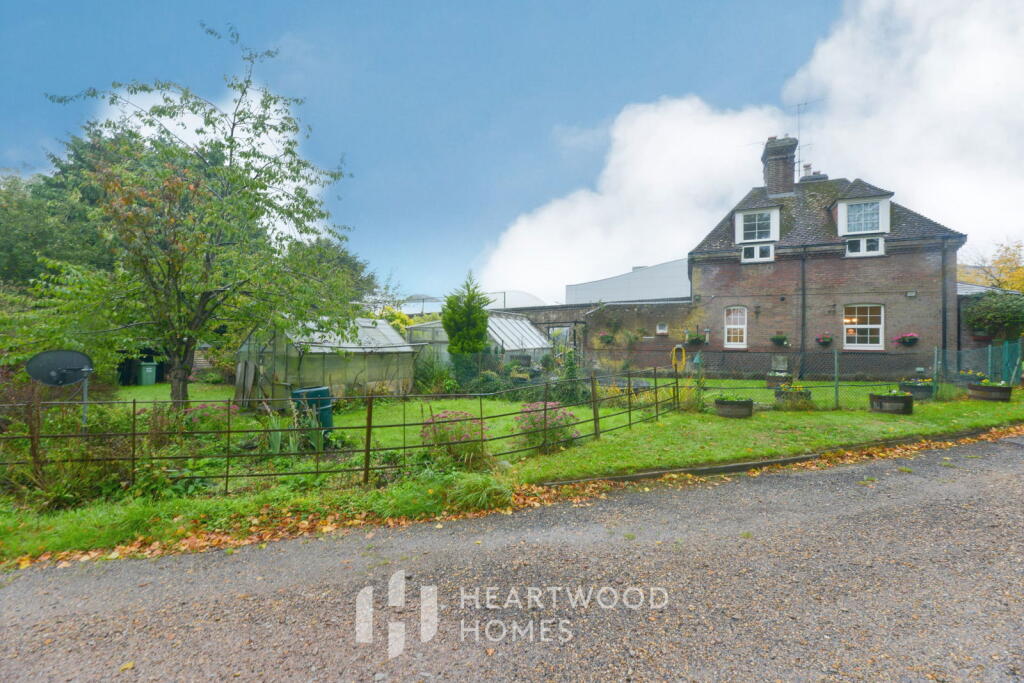 Additional image 25 of Gardeners Cottage, Batchwood Hall, St. Albans, AL3 5XA