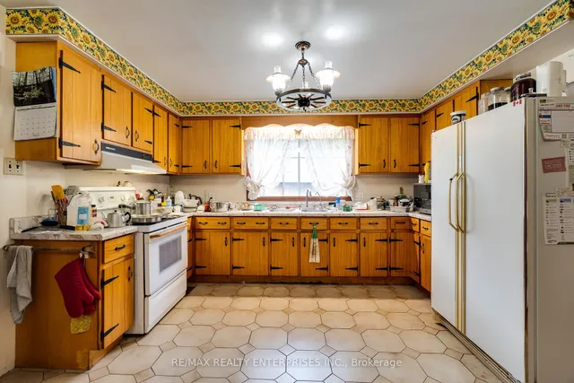 Additional image 31 of 12909 5th Line