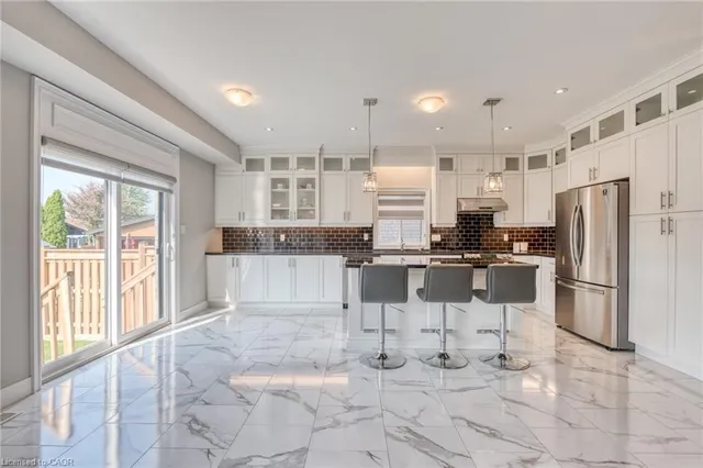 Additional image 10 of 16 Eringate Crt