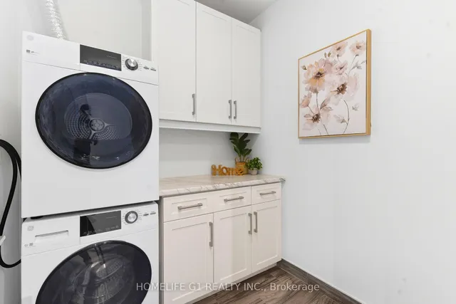 Additional image 25 of 2007 James St Unit 2002