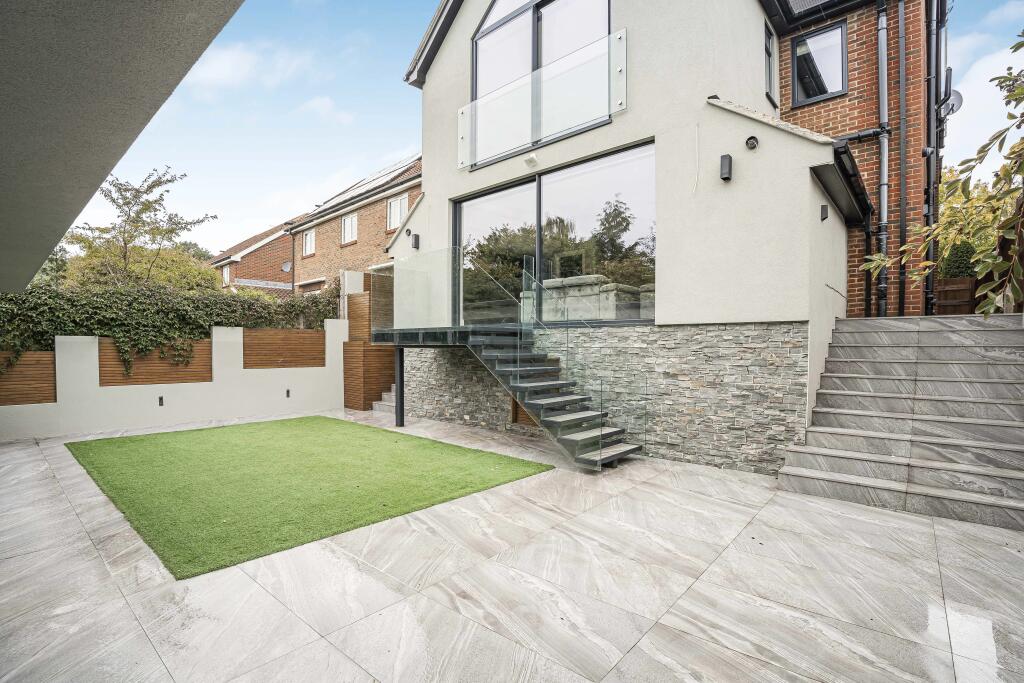 Additional image 22 of Nimrod Close, St. Albans, Hertfordshire, AL4