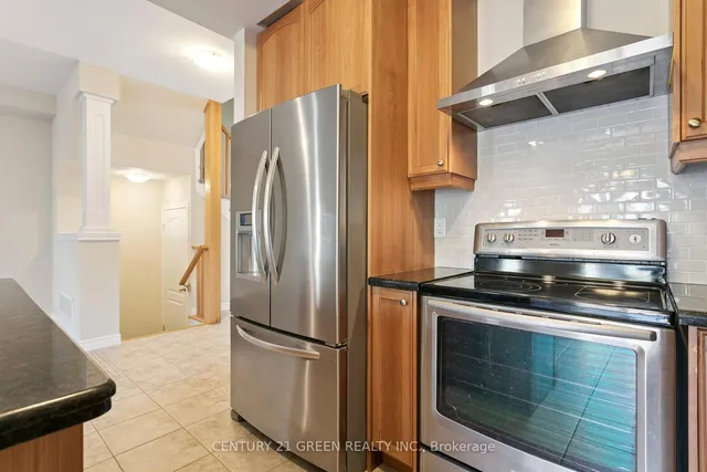 Additional image 13 of 50 Mosaic Dr