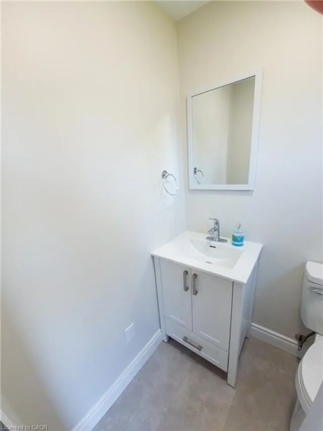 Additional image 28 of 164 Laurier Ave