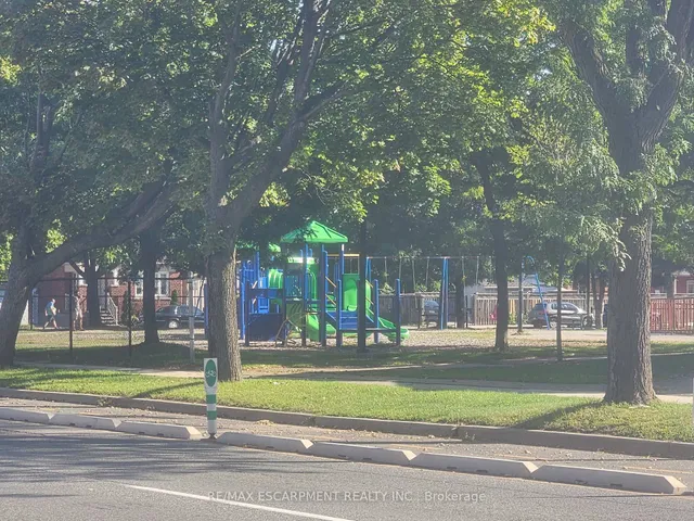 Additional image 32 of 59 VICTORIA Ave