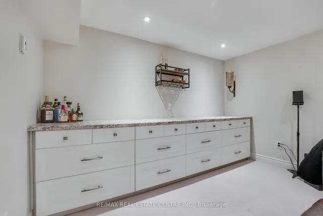 Additional image 33 of 820 Hemlock Dr