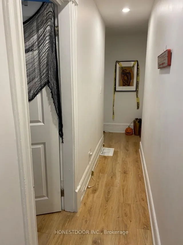 Additional image 22 of 103 Victoria Ave