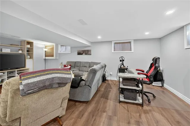 Additional image 32 of 3951 6 Hwy