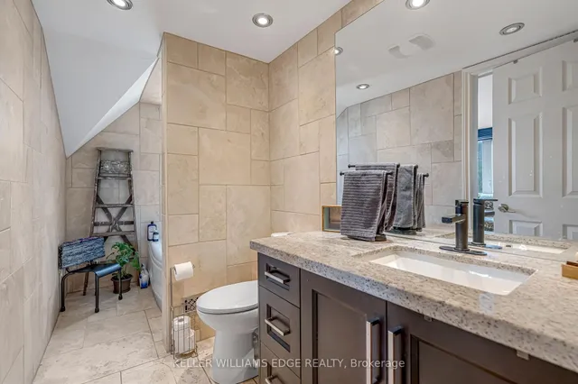 Additional image 20 of 108 Emerald St