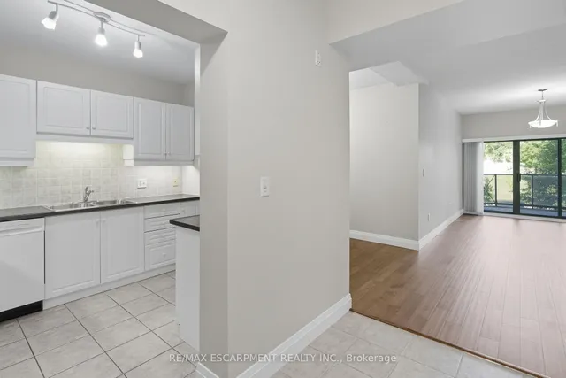 Additional image 5 of 2075 Amherst Heights Dr Unit 211