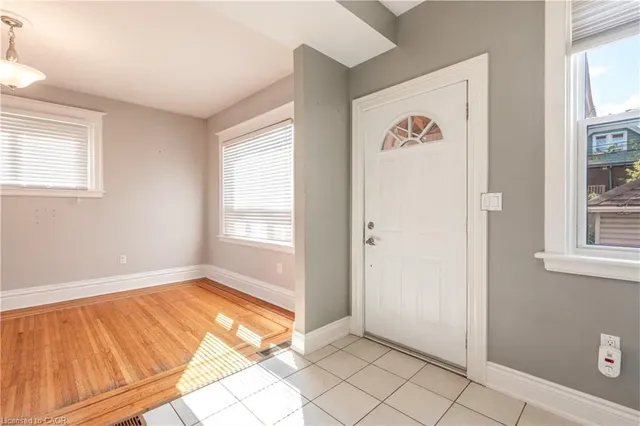 Additional image 24 of 39 Connaught Ave