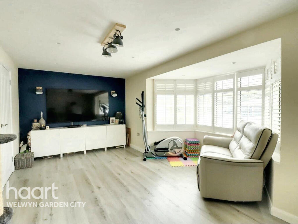 Additional image 8 of Peartree Lane, Welwyn Garden City