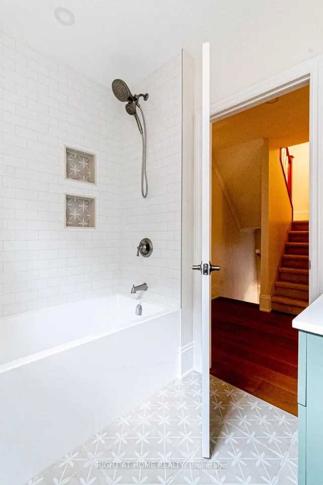 Additional image 44 of 24 Strathcona Ave