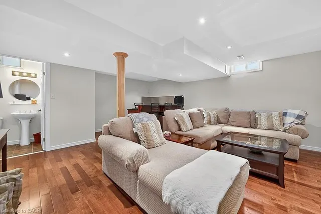 Additional image 39 of 28 Woodbank St